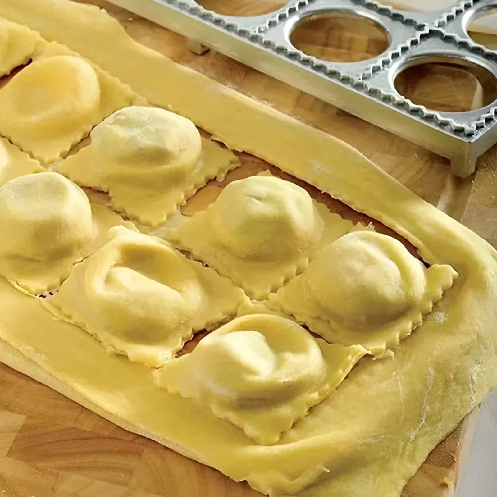 Dumpling Mold 12 Holes Ravioli - Kitchen Gadgets List ulasan dan harga